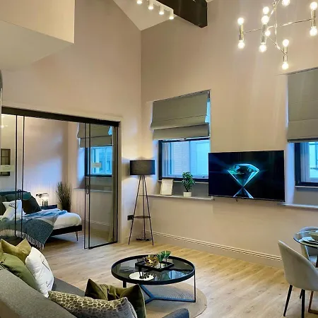 Emerald Escape 3 Bed 3 Bath Apartment Manchester