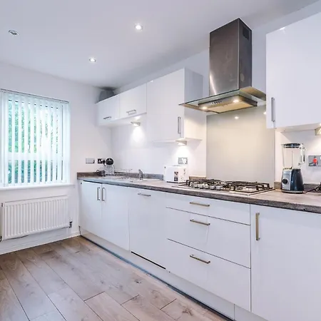 3br-walktocitycentre-garden-freeparking Holiday home Manchester