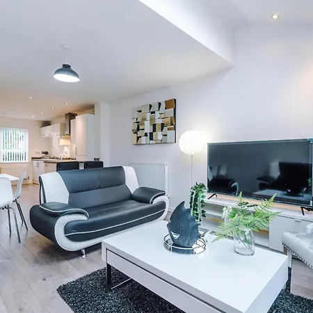3br-walktocitycentre-garden-freeparking Manchester
