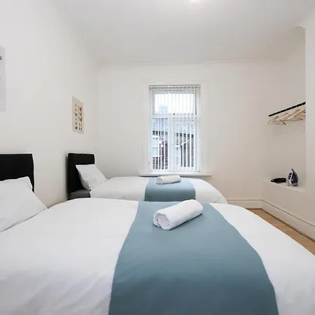 Northside - Sleeps Up To 8, Mins From Heaton Park, Centre, Ao Arena, The Hospital Semesterbostad