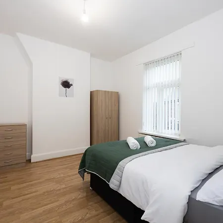 Northside - Sleeps Up To 8, Mins From Heaton Park, Centre, Ao Arena, The Hospital * Manchester