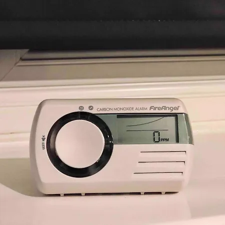 Homestay szállás Private Bedroom In Unique Luxury House, Salford,