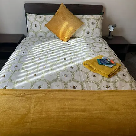 Large Spacious En-suite Plab Recommended Apartment Manchester