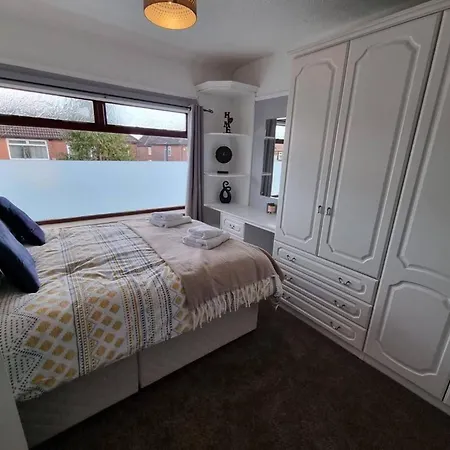 度假居 3 Bed Spacious House With Parking *
