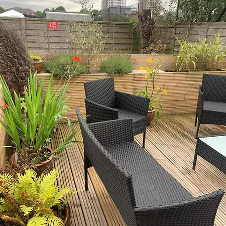 5 Bedrm Hse! Ev! & Nr Citycentre! Сasa de vacaciones