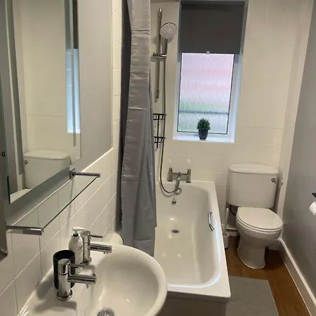 Cosy 2 Bed Apt, Nr Salford Quays Apartment