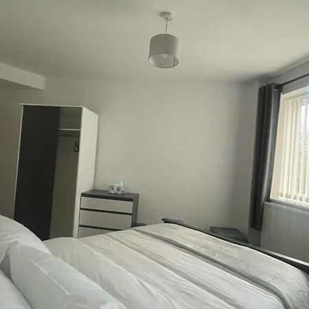 Cosy 2 Bed Apt, Nr Salford Quays