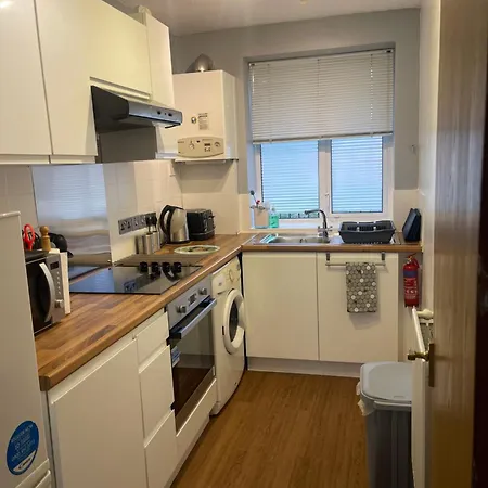 Cosy 2 Bed Apt, Nr Salford Quays マンチェスター