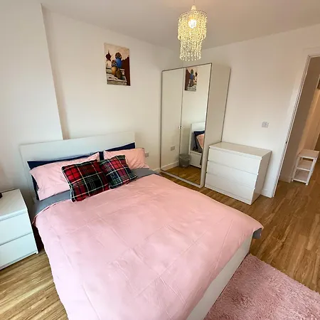 Mediacity One Bedroom Skyline Flat