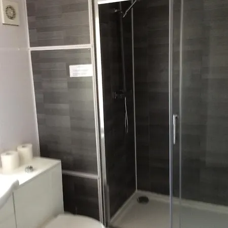 5 Bedrm Hse! Ev! & Nr Citycentre! *