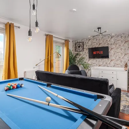 Coop Arena & Etihad - Free Parking - Pool Table Holiday home Manchester