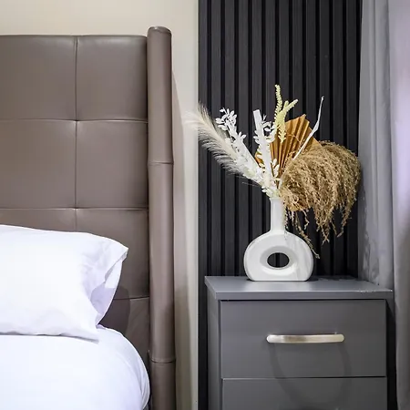 Casa de Férias Stylish 3-bed Close To Mcr Centre For 8 Guests