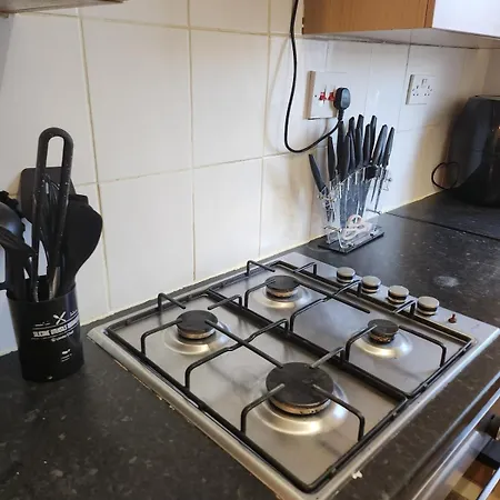 Go Big ! Entire Cozy House For Max 8 People Near Center * Manchester