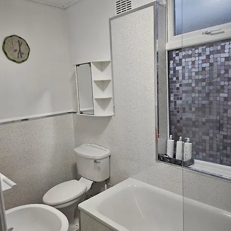 Go Big ! Entire Cozy House For Max 8 People Near Center