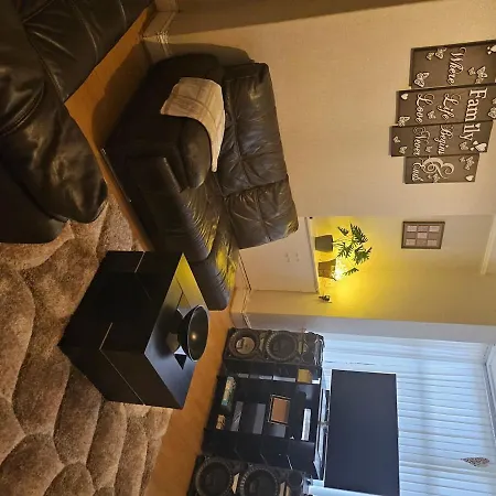 Holiday home Go Big ! Entire Cozy House For Max 8 People Near Center *
