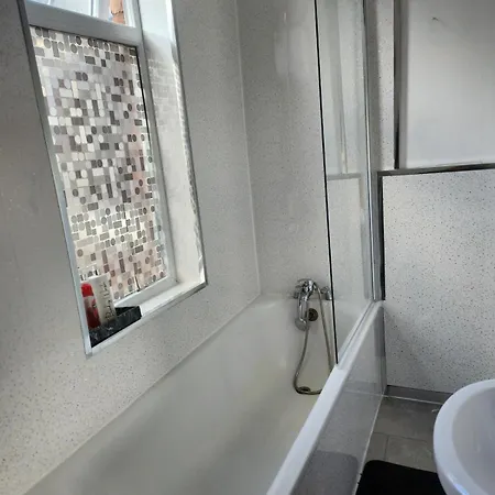 Go Big ! Entire Cozy House For Max 8 People Near Center Casa vacanze Manchester