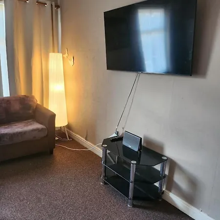 Go Big ! Entire Cozy House For Max 8 People Near Center Feriehus Manchester