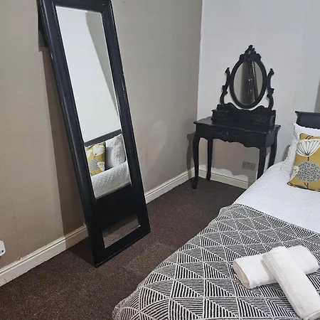 Go Big ! Entire Cozy House For Max 8 People Near Center *