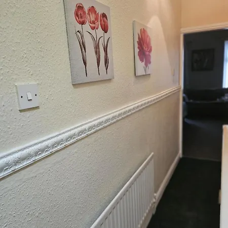 Go Big ! Entire Cozy House For Max 8 People Near Center