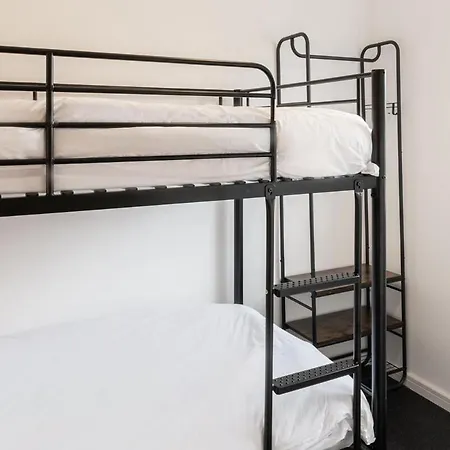 2 Beds Suburb Nestled Nook * Manchester