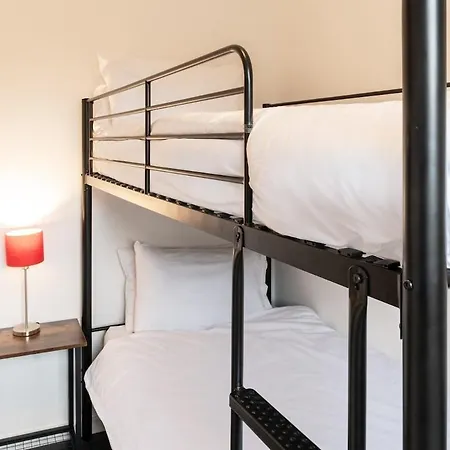 2 Beds Suburb Nestled Nook