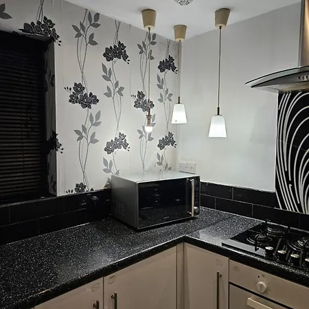 In Salford, Appartement