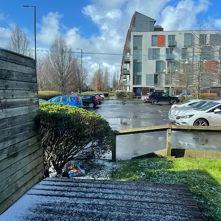 Cosy 2-bed Free Parking, Near Etihad & Centre Daire *