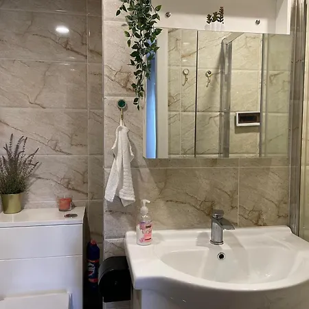 Flat With Free Secure Parking * 맨체스터