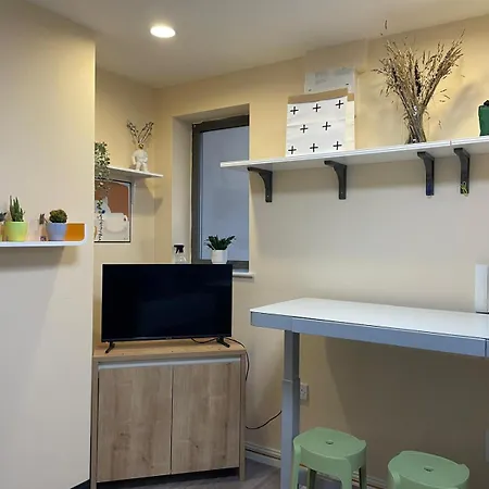 Flat With Free Secure Parking アパート *