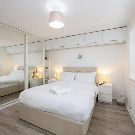 Guestready - One Perfect In Salford - No Wifi Apartment Manchester
