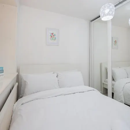 Guestready - One Perfect In Salford - No Wifi Apartment Manchester