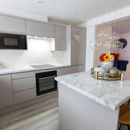 Luxury 3 Bed House Old Trafford *