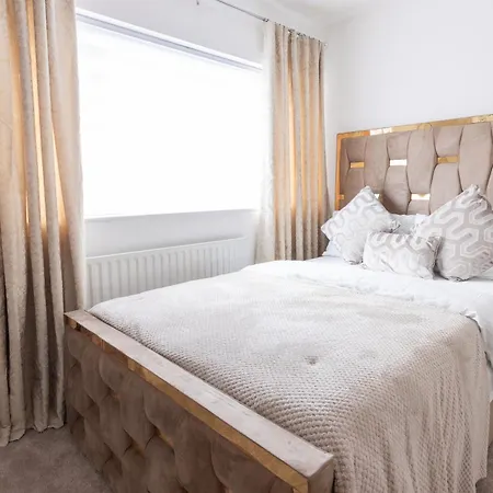 Luxury 3 Bed House Old Trafford Holiday home