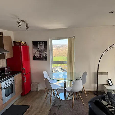 Apartment Walking Distance From Etihad And Coop Arena Parking Free Manchester