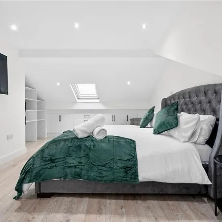 Luxury 5 Bedroom & Free Parking & Netflix Nyaraló Manchester