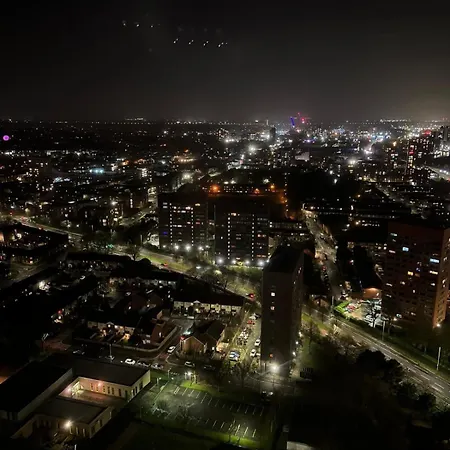 Luxury 2 Bed Penthouse With Stunning Views In Centre アパート