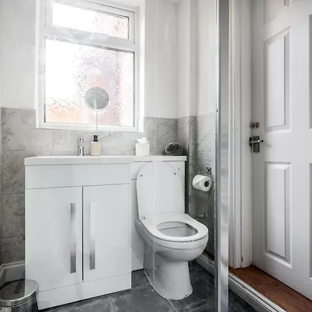 Apartament Stylish Modern - Perfect For Work, Leisure & Stadium Visits With Parking Manchester