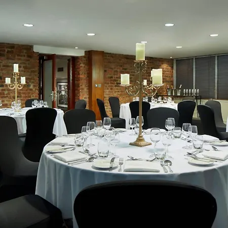 Hotel Marriott Victoria & Albert 4*
