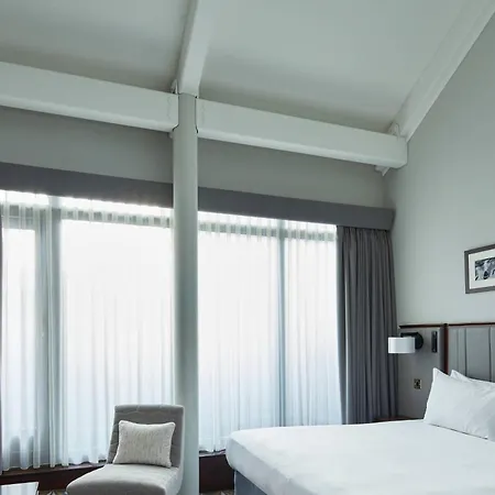 Marriott Victoria & Manchester