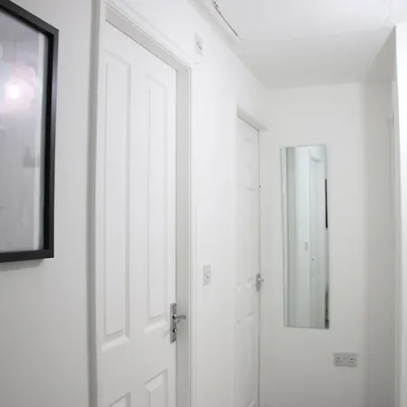 3 Bedroom House Close To Centre Free Parking Holiday home