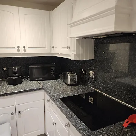 Modern 2Bed House Family Contractor Friendly Free Parking Quiet Area מנצ'סטר