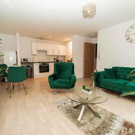 2br-sleeps5-cityview-freeparking-citycentre * Manchester