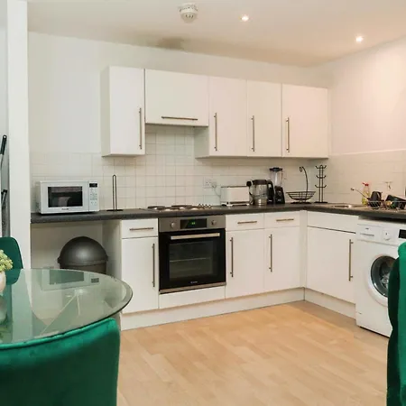 2br-sleeps5-cityview-freeparking-citycentre * Manchester