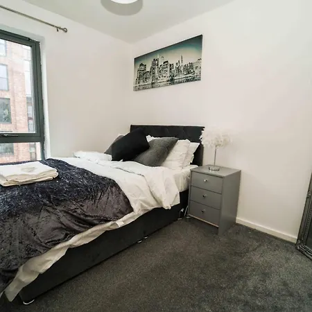 2br-sleeps5-cityview-freeparking-citycentre * Manchester