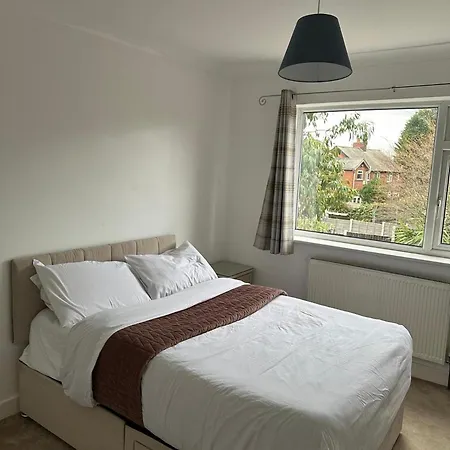 Retreat With 3 Bedrooms Дом отдыха Манчестер
