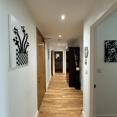 2br Waterfront Retreat Mcr Манчестер