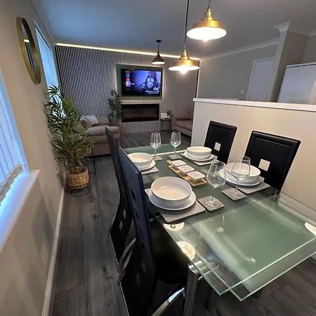 Modern 2-bedroom Near With Free Parking Apartman Manchester