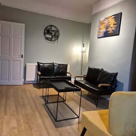 Homestay The Reddish Retreat - Individual Manchester