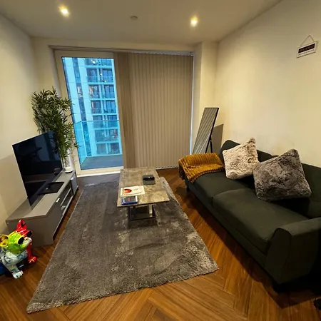 Quartz Manor דירה