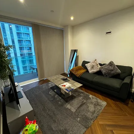 Quartz Manor דירה *